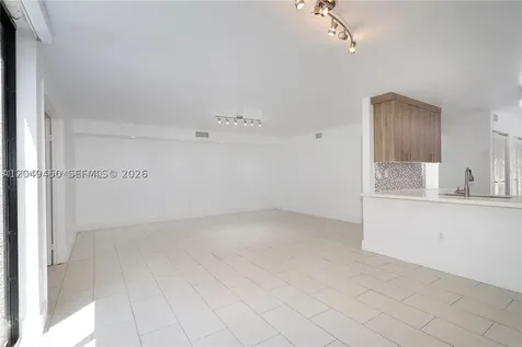 8124 SW 87th Terrace Miami FL 33143