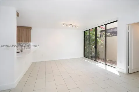 8124 SW 87th Terrace Miami FL 33143