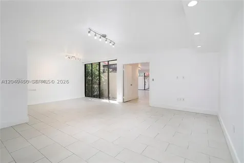 8124 SW 87th Terrace Miami FL 33143