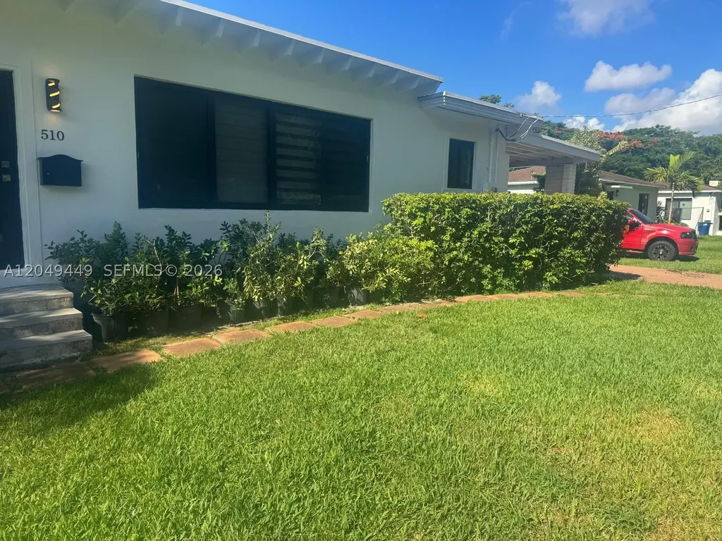 8990 NW 5th Avenue El Portal FL 33150