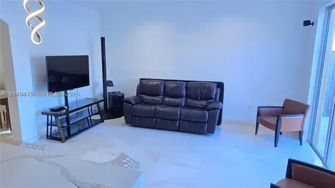2105 NE 40th Avenue Homestead FL 33033