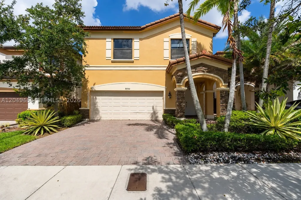 8850 NW 99th Path Doral FL 33178