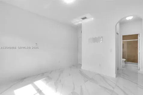 8850 NW 99th Path Doral FL 33178