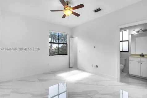 8850 NW 99th Path Doral FL 33178