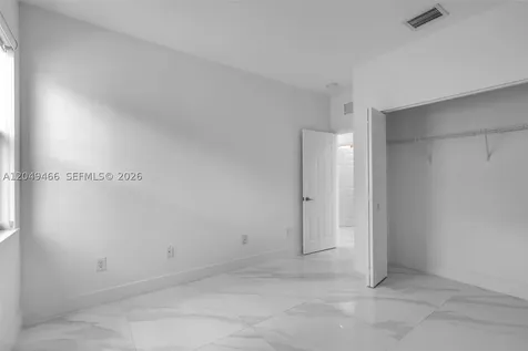 8850 NW 99th Path Doral FL 33178