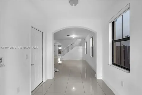 8850 NW 99th Path Doral FL 33178