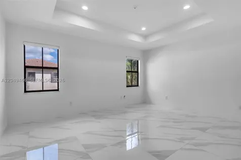 8850 NW 99th Path Doral FL 33178