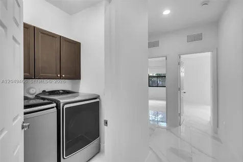 8850 NW 99th Path Doral FL 33178