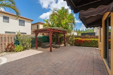 8850 NW 99th Path Doral FL 33178