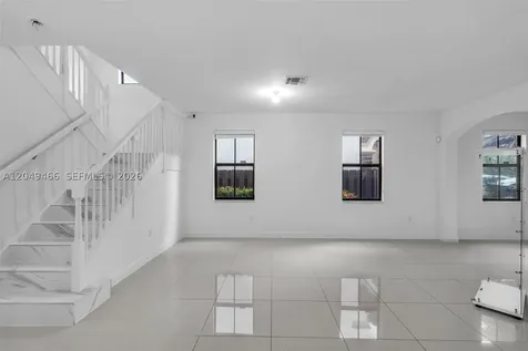 8850 NW 99th Path Doral FL 33178