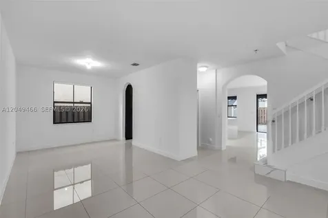 8850 NW 99th Path Doral FL 33178
