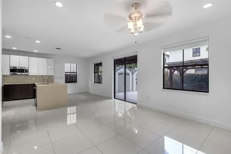8850 NW 99th Path Doral FL 33178