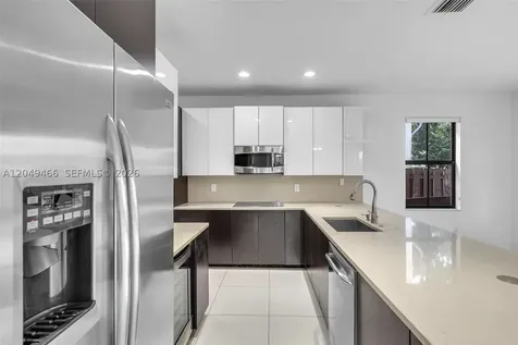 8850 NW 99th Path Doral FL 33178