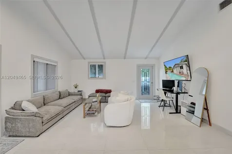 4541 SW 26th Terrace Dania Beach FL 33312