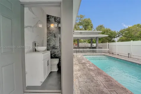 4541 SW 26th Terrace Dania Beach FL 33312