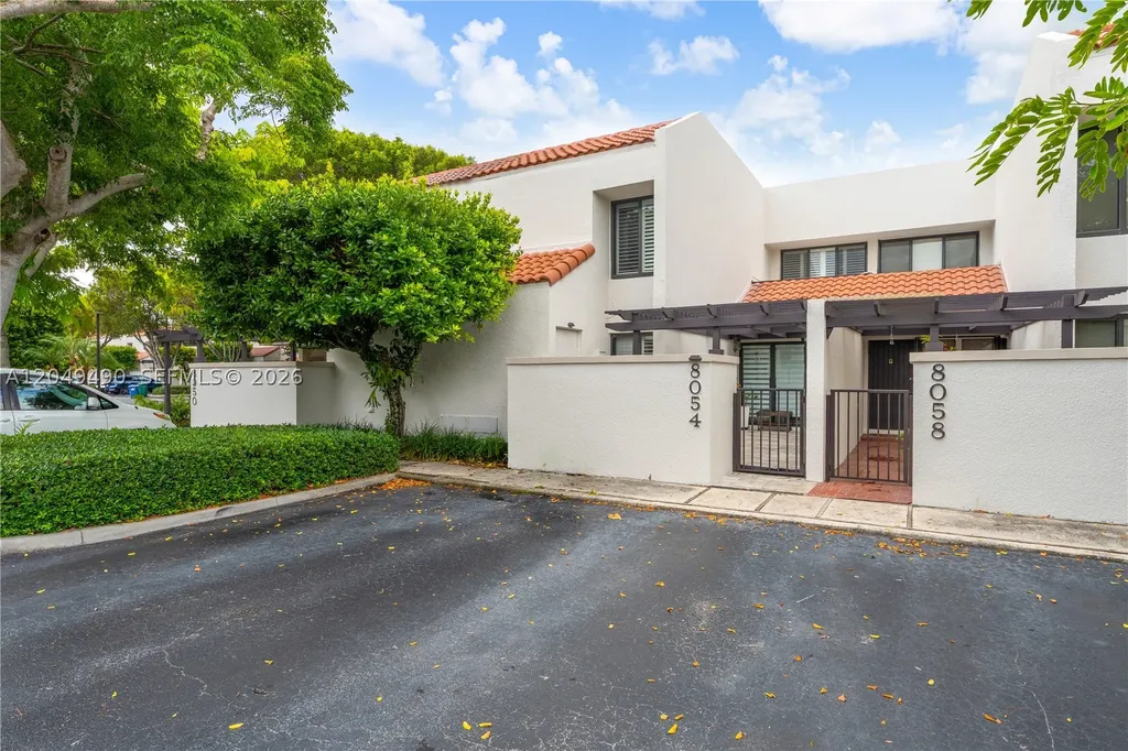 8054 SW 86th Terrace Miami FL 33143