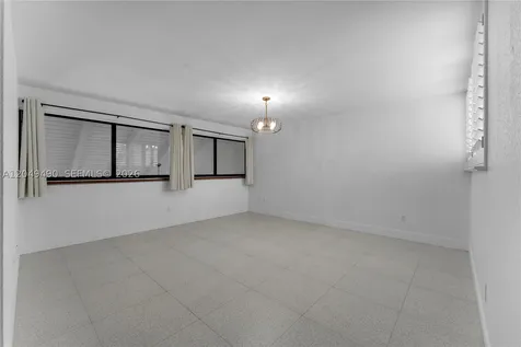 8054 SW 86th Terrace Miami FL 33143
