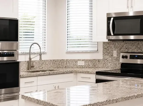15441 SW 11th Terrace Miami FL 33194