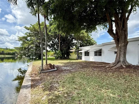 7008 NW 89th Avenue Tamarac FL 33321