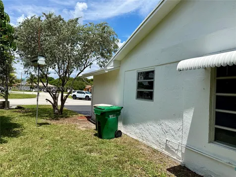 7008 NW 89th Avenue Tamarac FL 33321