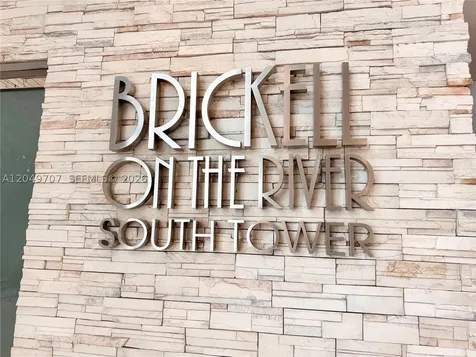 41 SE 5th Street Miami FL 33131
