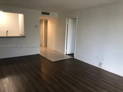 498 NW 165th St Road Miami FL 33169