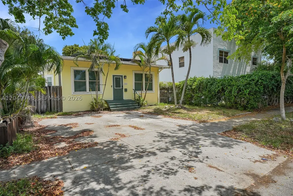1933 Madison Street Hollywood FL 33020