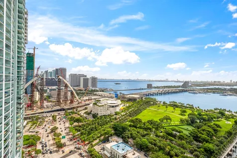 888 Biscayne Boulevard Miami FL 33132