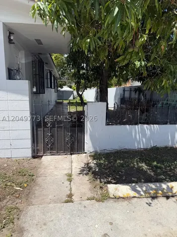 41 E 20th Street Hialeah FL 33010