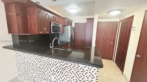 2899 Collins Avenue Miami Beach FL 33140
