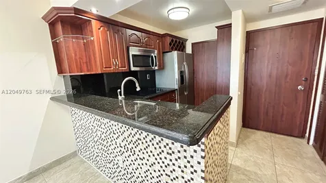 2899 Collins Avenue Miami Beach FL 33140