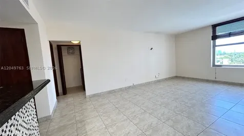 2899 Collins Avenue Miami Beach FL 33140