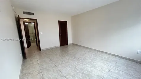 2899 Collins Avenue Miami Beach FL 33140