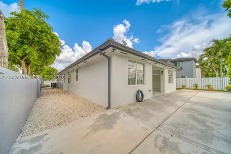 15950 SW 71st Terrace Miami FL 33193