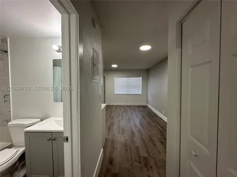 3660 NE 11th Avenue Oakland Park FL 33334