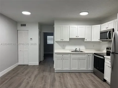 3660 NE 11th Avenue Oakland Park FL 33334