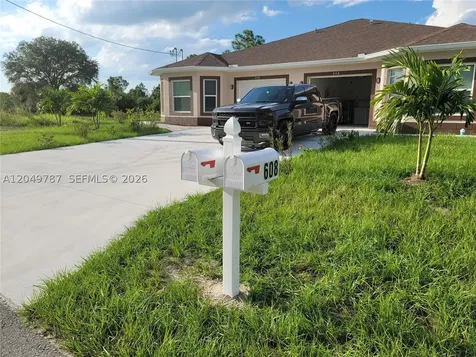 608/610 W 12 Lehigh Acres FL 33972