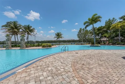 2681 N Flamingo Road Sunrise FL 33323
