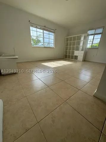 7130 Rue Versailles Miami Beach FL 33141