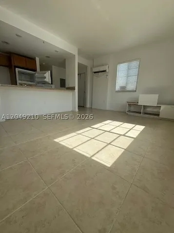 7130 Rue Versailles Miami Beach FL 33141