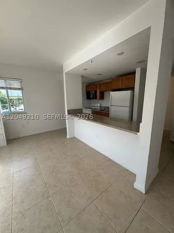 7130 Rue Versailles Miami Beach FL 33141