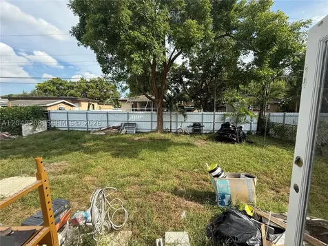 6346 NW 41st Street Virginia Gardens FL 33166