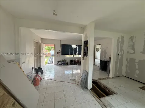 6346 NW 41st Street Virginia Gardens FL 33166