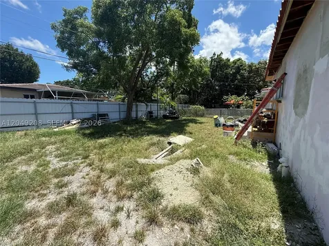 6346 NW 41st Street Virginia Gardens FL 33166