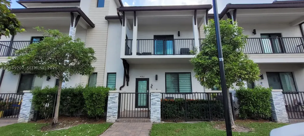 4682 NW 83rd Avenue Doral FL 33166