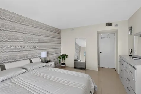 20505 E Country Club Drive Aventura FL 33180