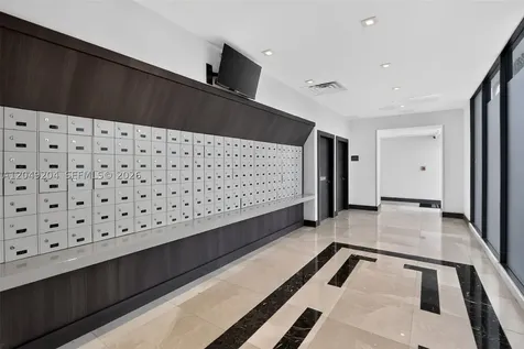 20505 E Country Club Drive Aventura FL 33180