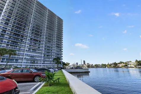 20505 E Country Club Drive Aventura FL 33180