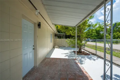 1701 NW 19th Avenue Miami FL 33125