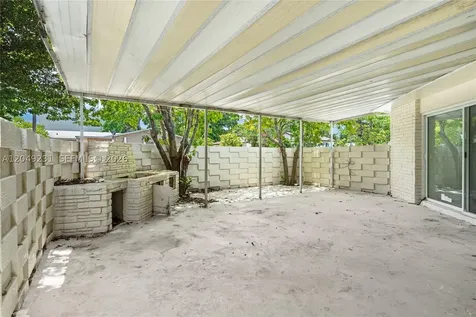 1701 NW 19th Avenue Miami FL 33125